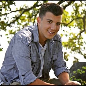 Meet your Posher, Dominic